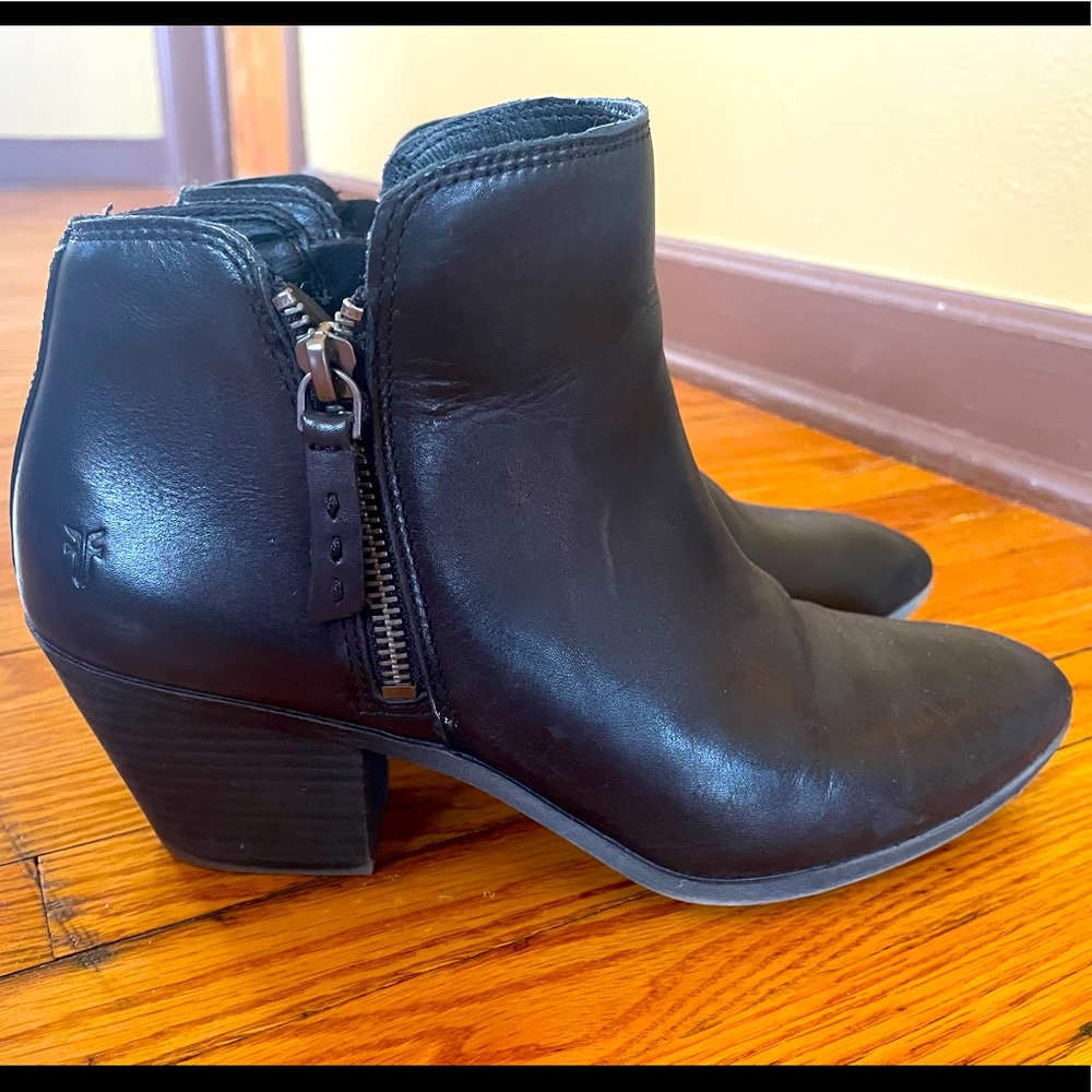 Frye Judith Zip Booties